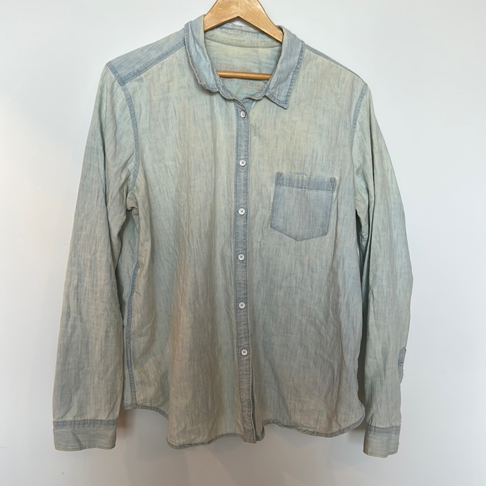 Gap chambray denim button-down shirt